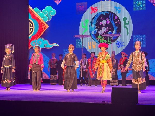 红太阳配资 “壮族爱情密码”在上图东馆悠扬唱响，非遗“坡芽情歌”搭建沪滇文化交流桥梁